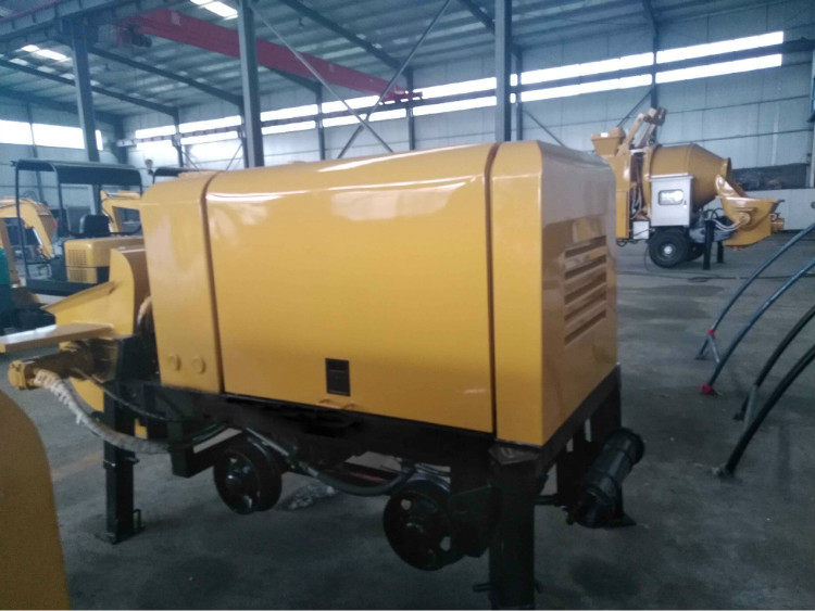 九龙县混凝土输送泵拖泵用途与工作原理